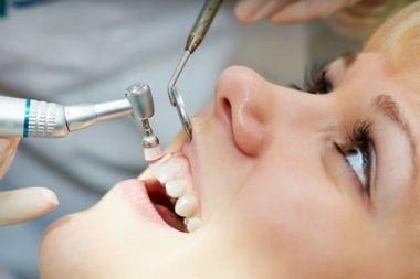 The Many Benefits of Tooth Polishing and Why You Should Get Teeth Polished